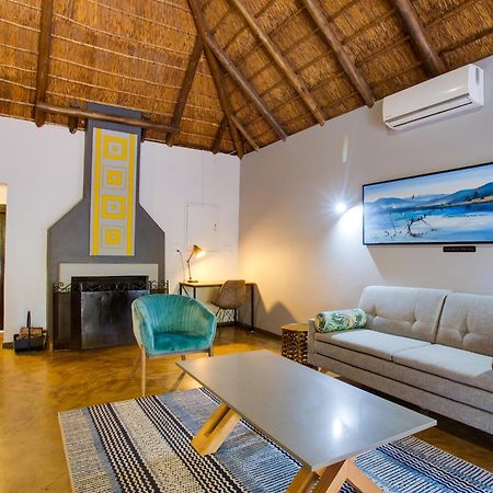 Ivory Tree Game Lodge ピラネスバーグ エクステリア 写真